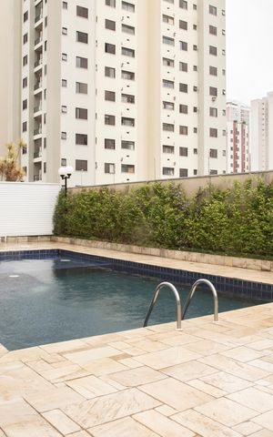 Apartamento à venda com 84m², 2 quartos e 2 vagasÁrea comum - Piscina