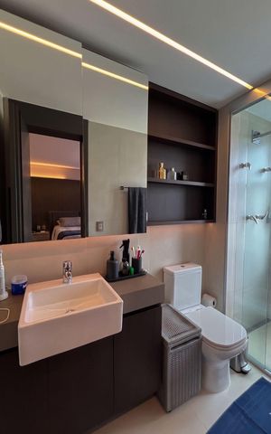 Apartamento à venda com 250m², 4 quartos e 4 vagas Apartamento à venda com 250m², 4 quartos e 4 vagasSala íntima