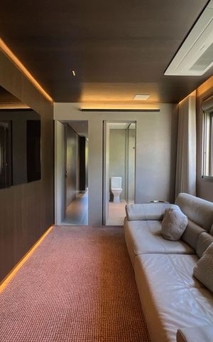 Apartamento à venda com 250m², 4 quartos e 4 vagas Apartamento à venda com 250m², 4 quartos e 4 vagasSala íntima