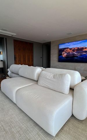 Apartamento à venda com 250m², 4 quartos e 4 vagas Apartamento à venda com 250m², 4 quartos e 4 vagasSala