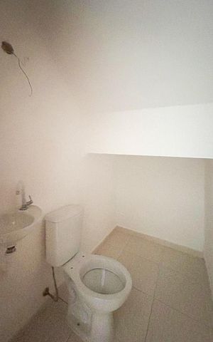 Casa de condomínio à venda com 93m², 3 quartos e 2 vagas Casa de condomínio à venda com 93m², 3 quartos e 2 vagasLavabo
