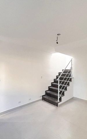 Casa de condomínio à venda com 93m², 3 quartos e 2 vagas Casa de condomínio à venda com 93m², 3 quartos e 2 vagasSala