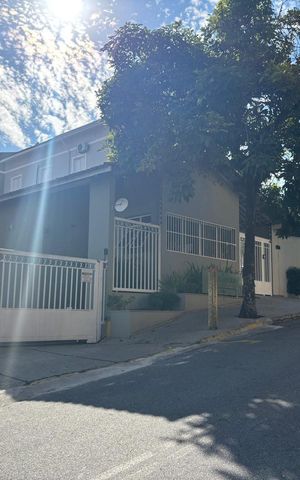 Casa de condomínio à venda com 117m², 3 quartos e 1 vaga