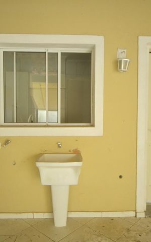 Casa de condomínio à venda com 117m², 3 quartos e 1 vagaÁrea de Serviço