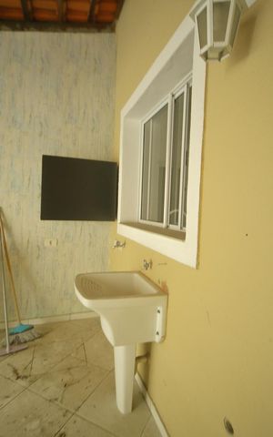 Casa de condomínio à venda com 117m², 3 quartos e 1 vagaÁrea de Serviço