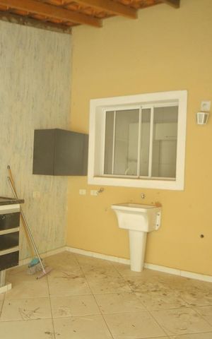 Casa de condomínio à venda com 117m², 3 quartos e 1 vagaChurrasqueira 
