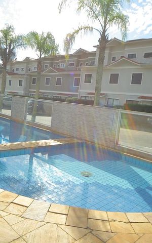 Casa de condomínio à venda com 117m², 3 quartos e 1 vagaÁrea comum - Piscina