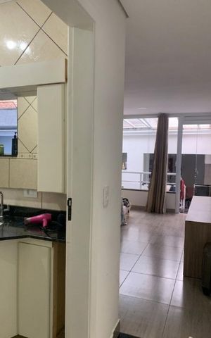 Casa à venda com 195m², 2 quartos e 2 vagas Casa à venda com 195m², 2 quartos e 2 vagasSala