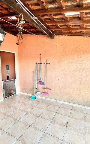 Casa à venda com 216m², 4 quartos e 2 vagasVaranda