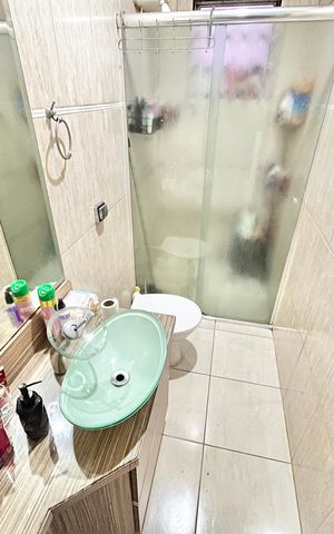 Casa à venda com 216m², 4 quartos e 2 vagasBanheiro