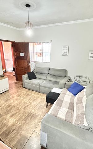 Casa à venda com 216m², 4 quartos e 2 vagasSala