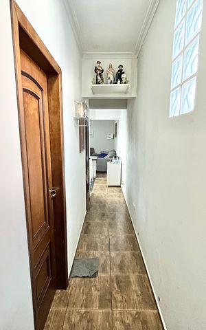 Casa à venda com 216m², 4 quartos e 2 vagasCorredor