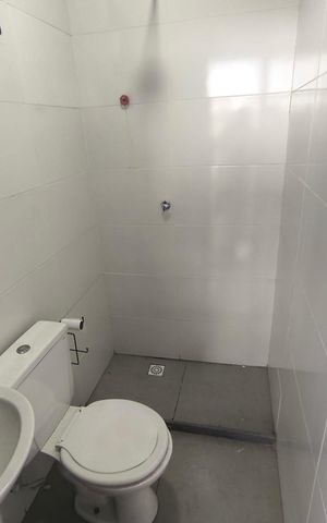 Casa à venda com 130m², 2 quartos e 1 vaga Casa à venda com 130m², 2 quartos e 1 vagaBanheiro