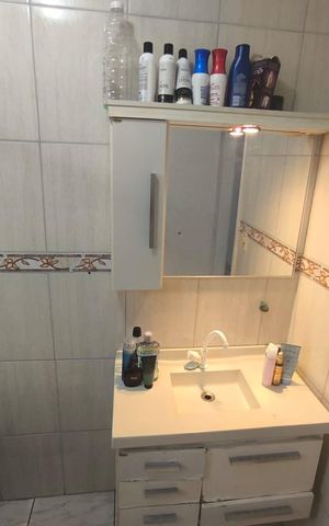 Casa à venda com 130m², 2 quartos e 1 vaga Casa à venda com 130m², 2 quartos e 1 vagaBanheiro
