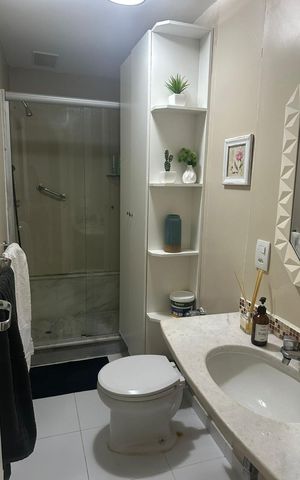 Apartamento à venda com 89m², 2 quartos e 1 vaga Apartamento à venda com 89m², 2 quartos e 1 vagaBanheiro