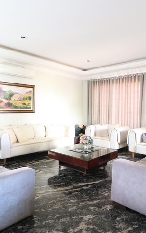Casa para alugar com 367m², 3 quartos e 8 vagasSala