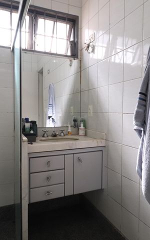 Casa para alugar com 367m², 3 quartos e 8 vagasBanheiro do Quarto 1