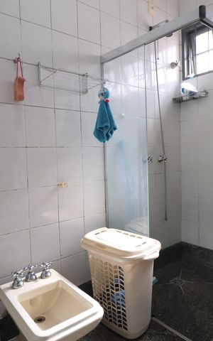 Casa para alugar com 367m², 3 quartos e 8 vagasBanheiro do Quarto 1