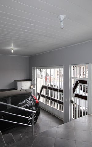 Casa à venda com 160m², 4 quartos e 1 vagaGaragem