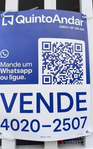Casa à venda com 160m², 4 quartos e 1 vaga Casa à venda com 160m², 4 quartos e 1 vagaFachada