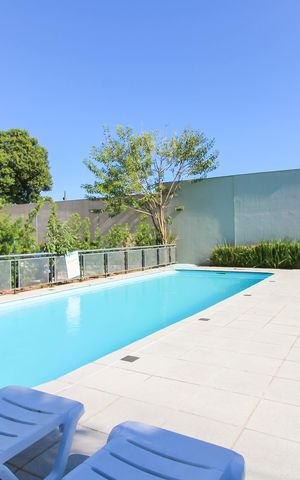 Apartamento à venda com 44m², 2 quartos e 1 vaga Apartamento à venda com 44m², 2 quartos e 1 vagaÁrea comum - Piscina