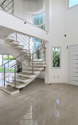 Casa de condomínio para alugar com 219m², 3 quartos e 4 vagas Casa de condomínio para alugar com 219m², 3 quartos e 4 vagasSala