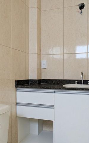Casa de condomínio para alugar com 219m², 3 quartos e 4 vagas Casa de condomínio para alugar com 219m², 3 quartos e 4 vagasBanheiro 2