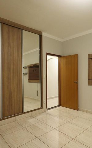 Casa para alugar com 130m², 3 quartos e 3 vagas Casa para alugar com 130m², 3 quartos e 3 vagasSuíte