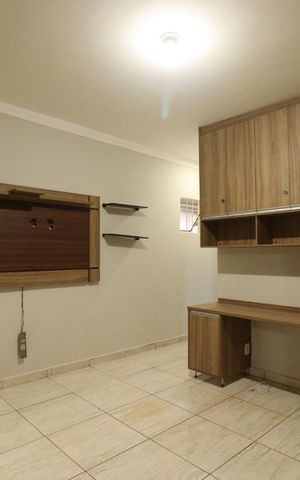 Casa para alugar com 130m², 3 quartos e 3 vagas Casa para alugar com 130m², 3 quartos e 3 vagasSuíte