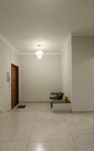 Casa para alugar com 130m², 3 quartos e 3 vagas Casa para alugar com 130m², 3 quartos e 3 vagasSala