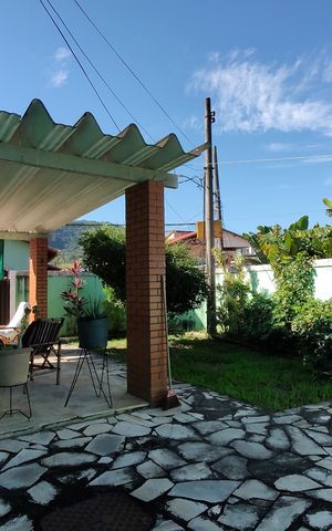 Casa de condomínio à venda com 213m², 3 quartos e 1 vagaQuintal