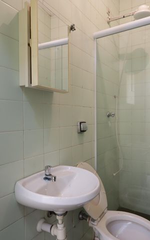 Casa para alugar com 361m², 4 quartos e 4 vagasBanheiro de serviço