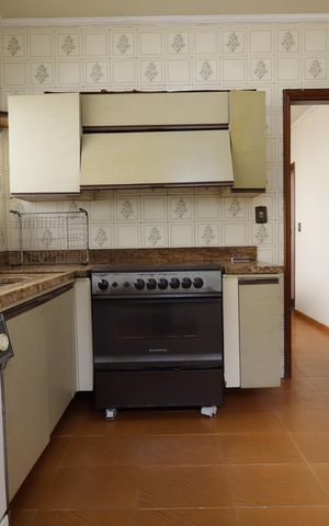 Casa para alugar com 361m², 4 quartos e 4 vagasCozinha