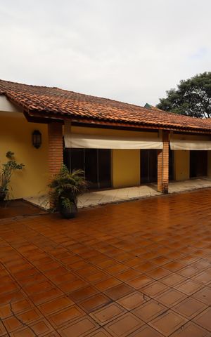 Casa para alugar com 361m², 4 quartos e 4 vagasQuintal