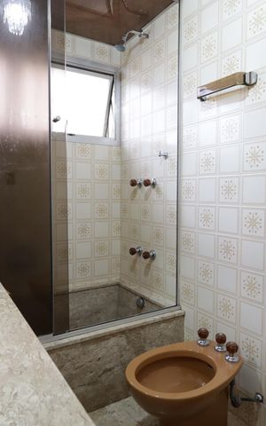 Casa para alugar com 361m², 4 quartos e 4 vagasBanheiro da Suíte 2