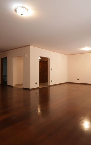 Casa para alugar com 361m², 4 quartos e 4 vagasSala