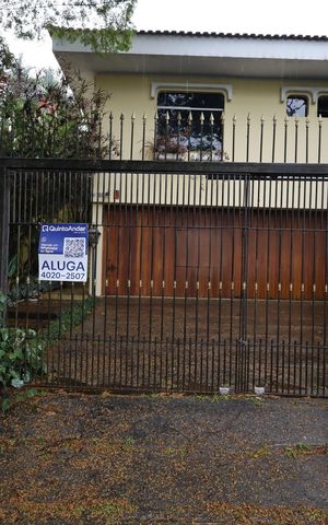 Casa para alugar com 361m², 4 quartos e 4 vagasFachada
