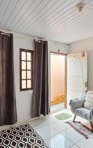 Casa à venda com 150m², 2 quartos e 2 vagas Casa à venda com 150m², 2 quartos e 2 vagasSala