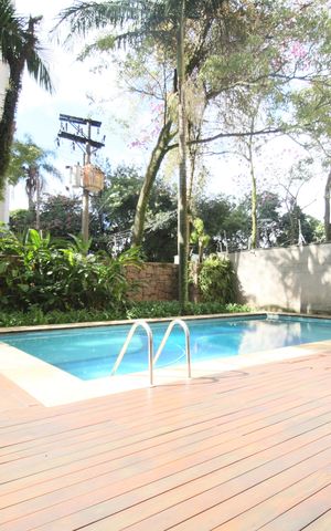 Apartamento à venda com 263m², 3 quartos e 3 vagasÁrea comum - Piscina