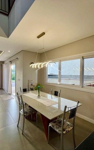 Casa de condomínio para alugar com 211m², 4 quartos e 4 vagas Casa de condomínio para alugar com 211m², 4 quartos e 4 vagasSala