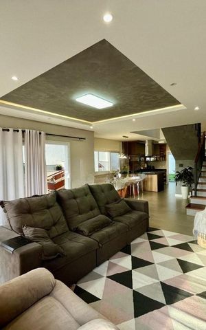 Casa de condomínio para alugar com 211m², 4 quartos e 4 vagas Casa de condomínio para alugar com 211m², 4 quartos e 4 vagasSala