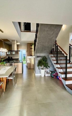 Casa de condomínio para alugar com 211m², 4 quartos e 4 vagas Casa de condomínio para alugar com 211m², 4 quartos e 4 vagasSala