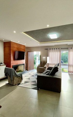 Casa de condomínio para alugar com 211m², 4 quartos e 4 vagas Casa de condomínio para alugar com 211m², 4 quartos e 4 vagasSala
