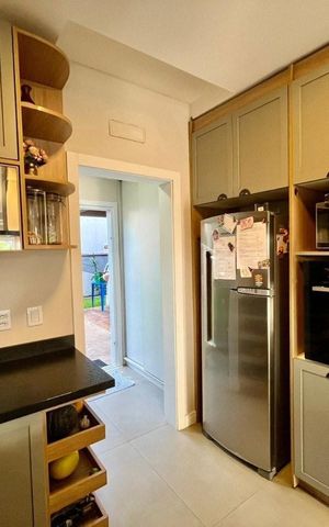 Casa de condomínio para alugar com 211m², 4 quartos e 4 vagas Casa de condomínio para alugar com 211m², 4 quartos e 4 vagasCozinha