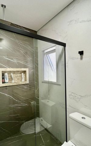 Casa de condomínio para alugar com 211m², 4 quartos e 4 vagas Casa de condomínio para alugar com 211m², 4 quartos e 4 vagasBanheiro 3
