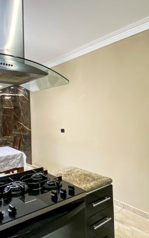 Casa à venda com 180m², 4 quartos e 2 vagas Casa à venda com 180m², 4 quartos e 2 vagasCozinha