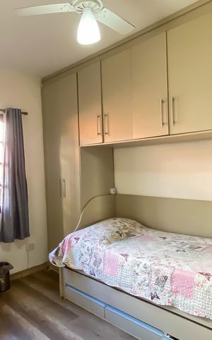Casa à venda com 180m², 4 quartos e 2 vagas Casa à venda com 180m², 4 quartos e 2 vagasQuarto 2