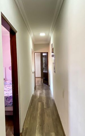 Casa à venda com 180m², 4 quartos e 2 vagas Casa à venda com 180m², 4 quartos e 2 vagasCorredor
