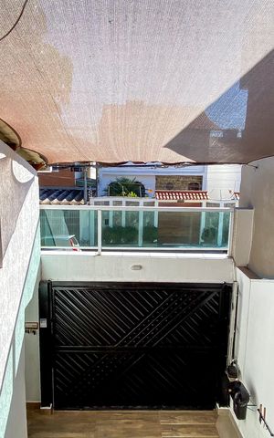 Casa à venda com 180m², 4 quartos e 2 vagas Casa à venda com 180m², 4 quartos e 2 vagasGaragem