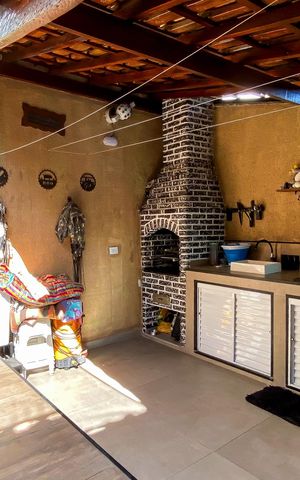 Casa à venda com 180m², 4 quartos e 2 vagas Casa à venda com 180m², 4 quartos e 2 vagasÁrea de Serviço